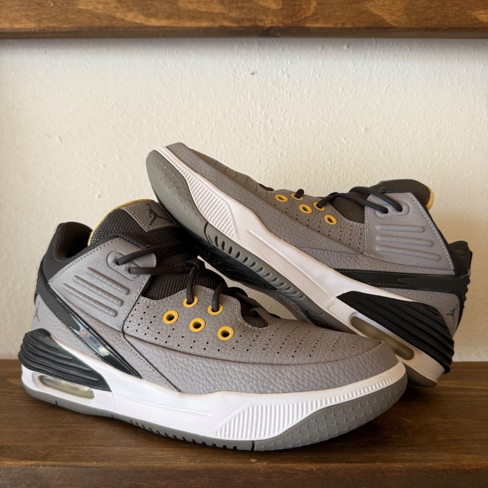 Nike Air Jordan Max Aura 5 Cement Grey GS‎ 7Y Sneakers DZ4352-007